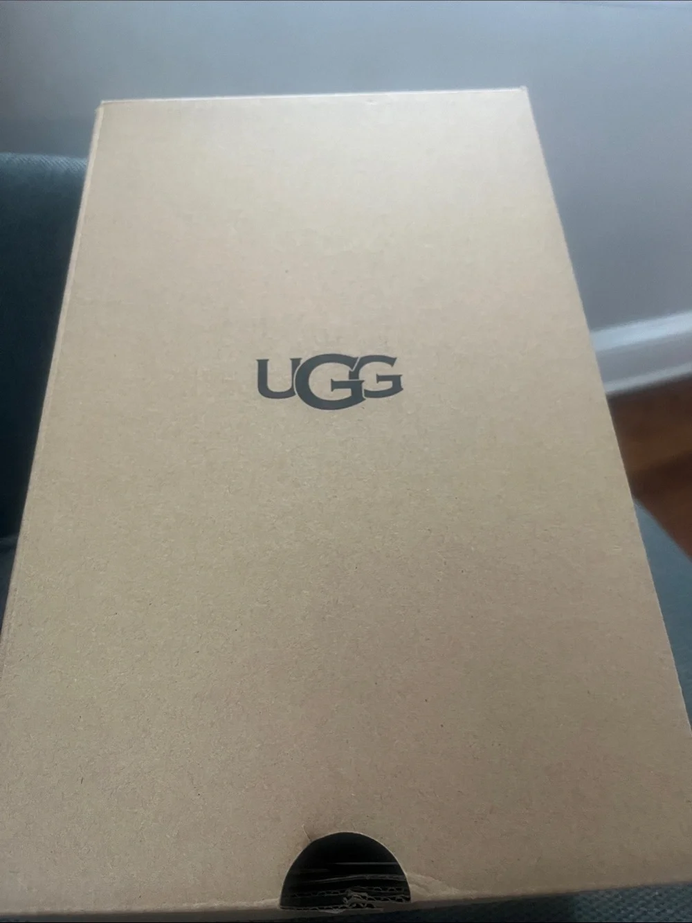 UGG ascot slippers Like new size big boys 6
